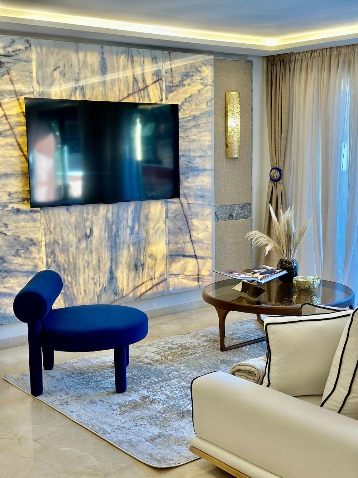 Yves Saint Laurent Jacuzzi Elegance Appartement *
