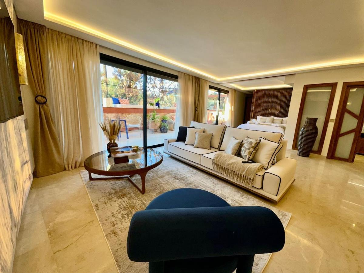 Yves Saint Laurent Jacuzzi Elegance Marrakesh