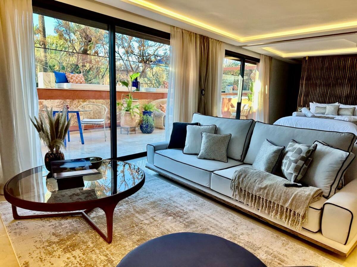 Appartement Yves Saint Laurent Jacuzzi Elegance *