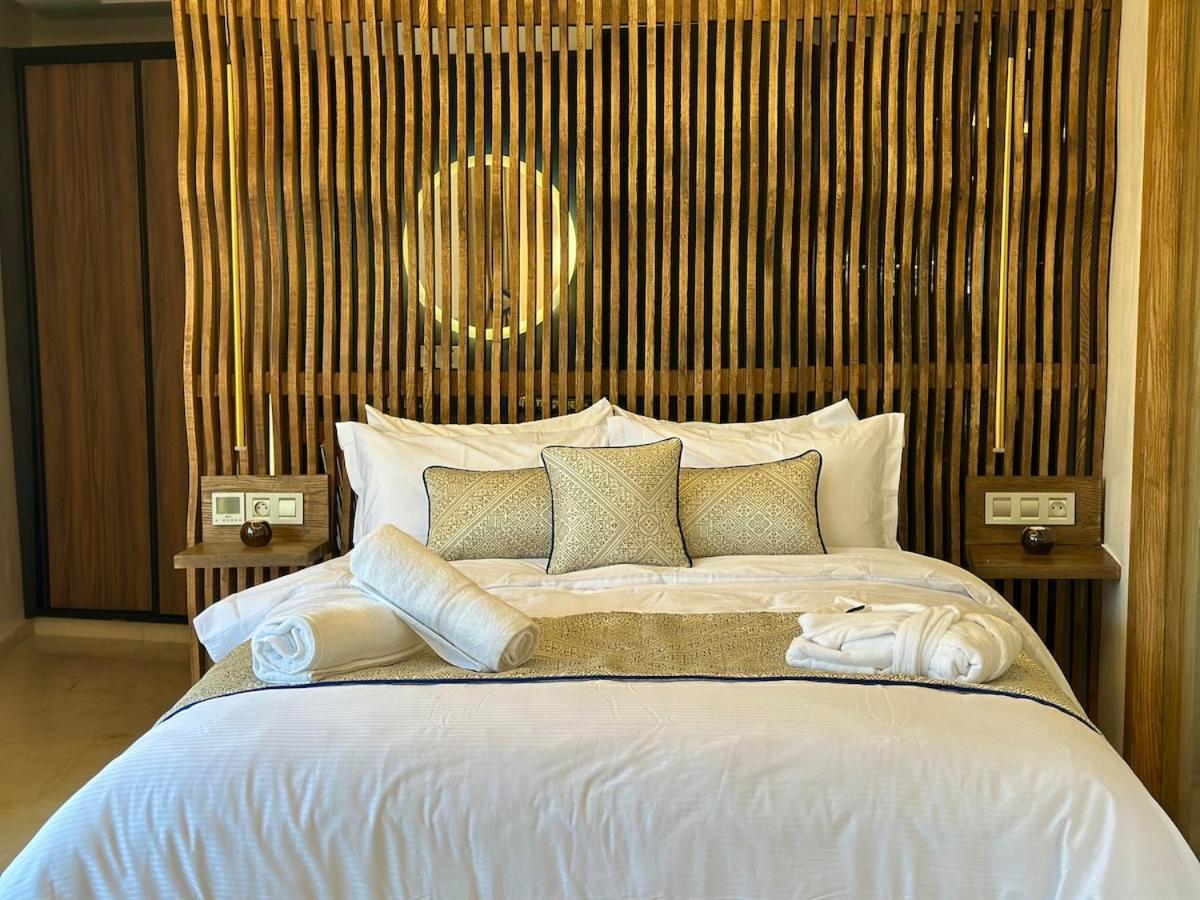 Yves Saint Laurent Jacuzzi Elegance * Marrakesh