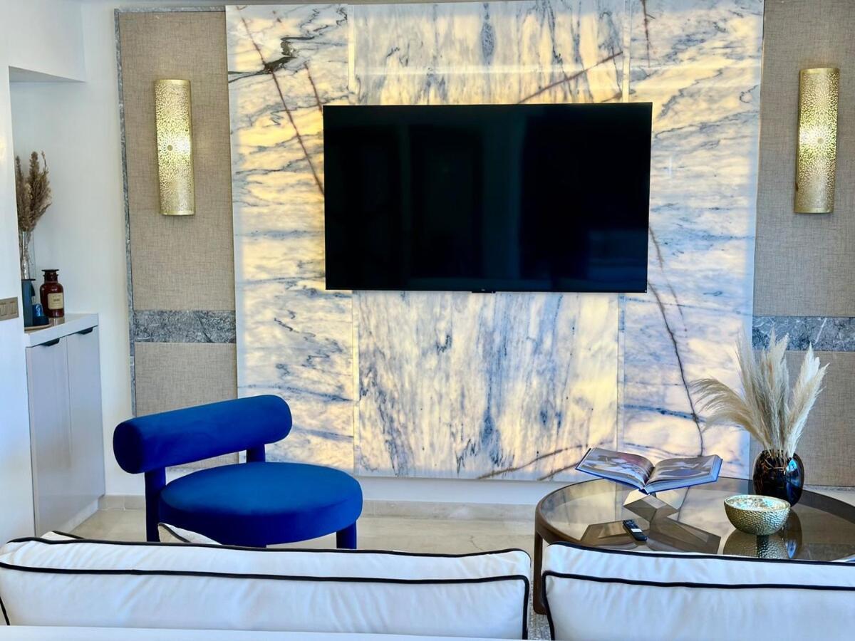 Yves Saint Laurent Jacuzzi Elegance Appartement *